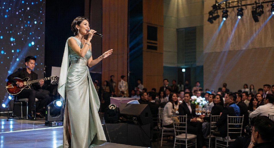 artist-and-singer