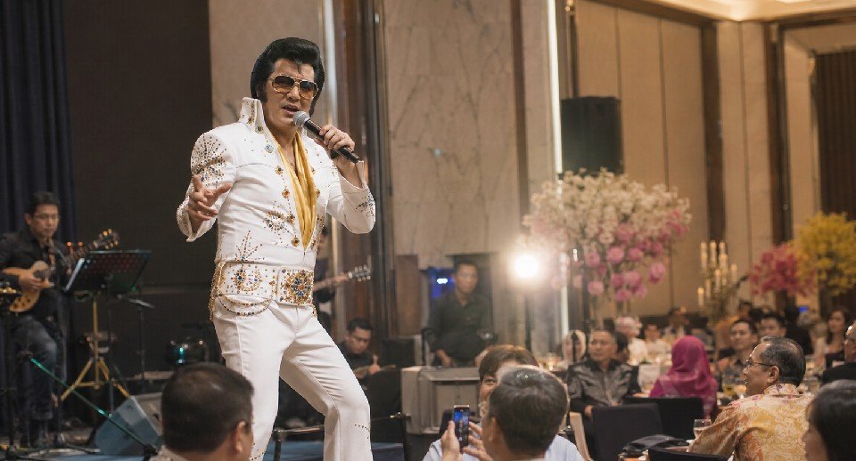 elvis-impersonator