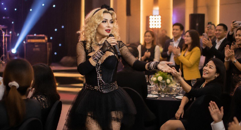 madonna-impersonator